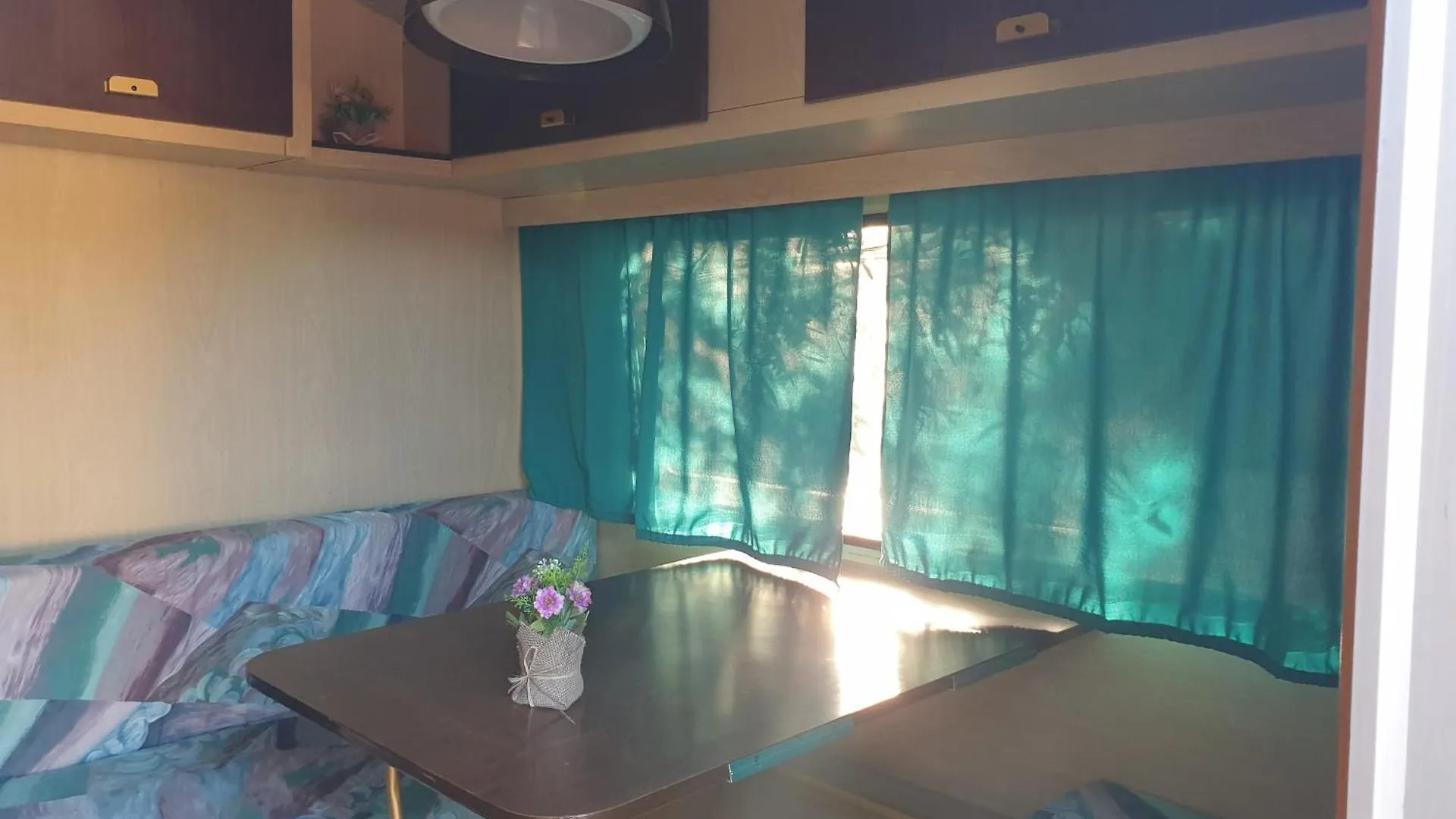 Aquariumi Jale Camping 0*, Jal